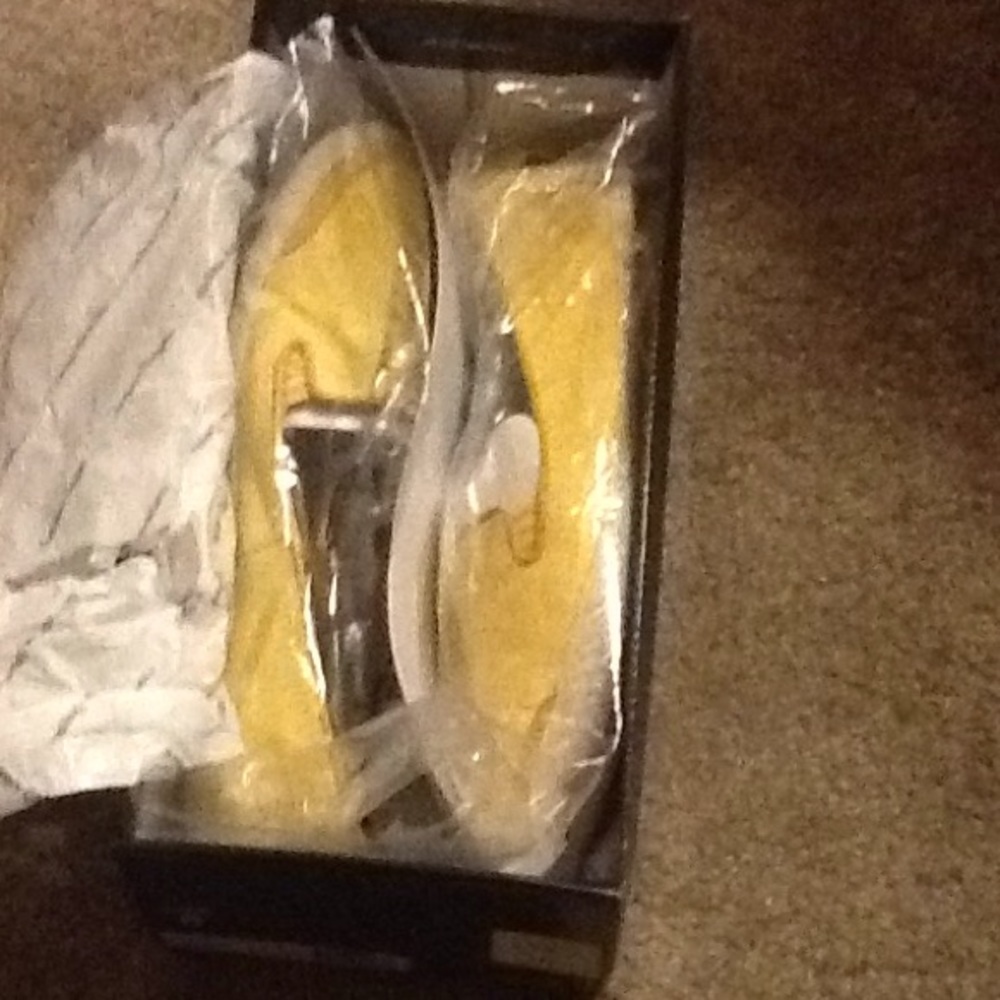 Shoes - Picture 5 of 5